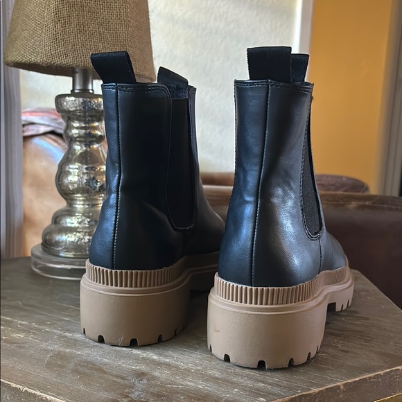 Black Boots - Picture 3 of 5